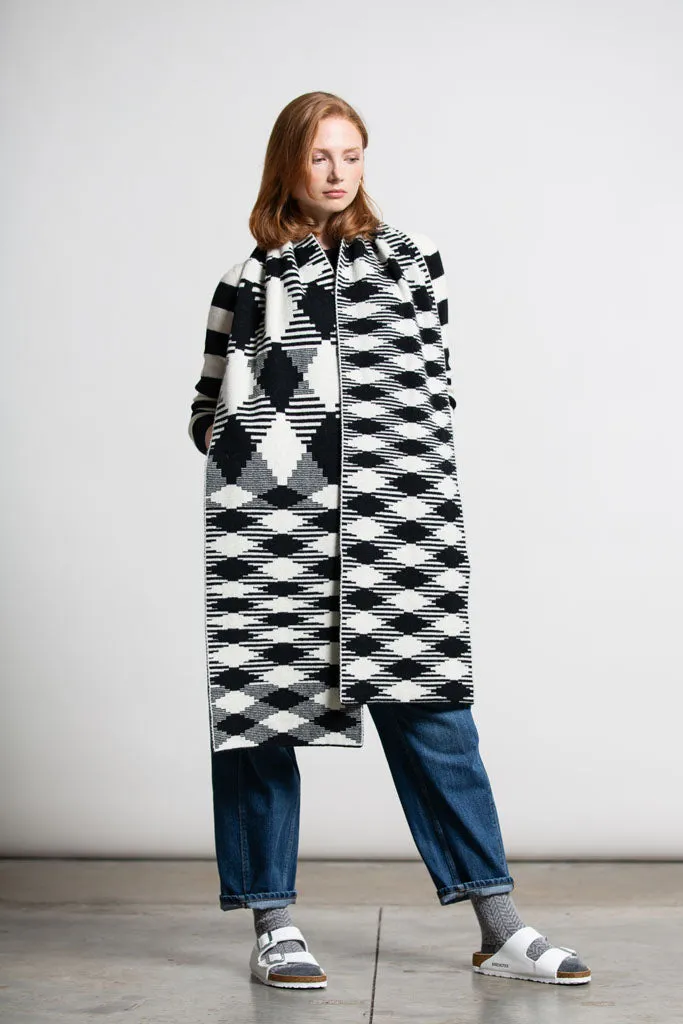 ARGYLE BLANKET SCARF BLACK WHITE