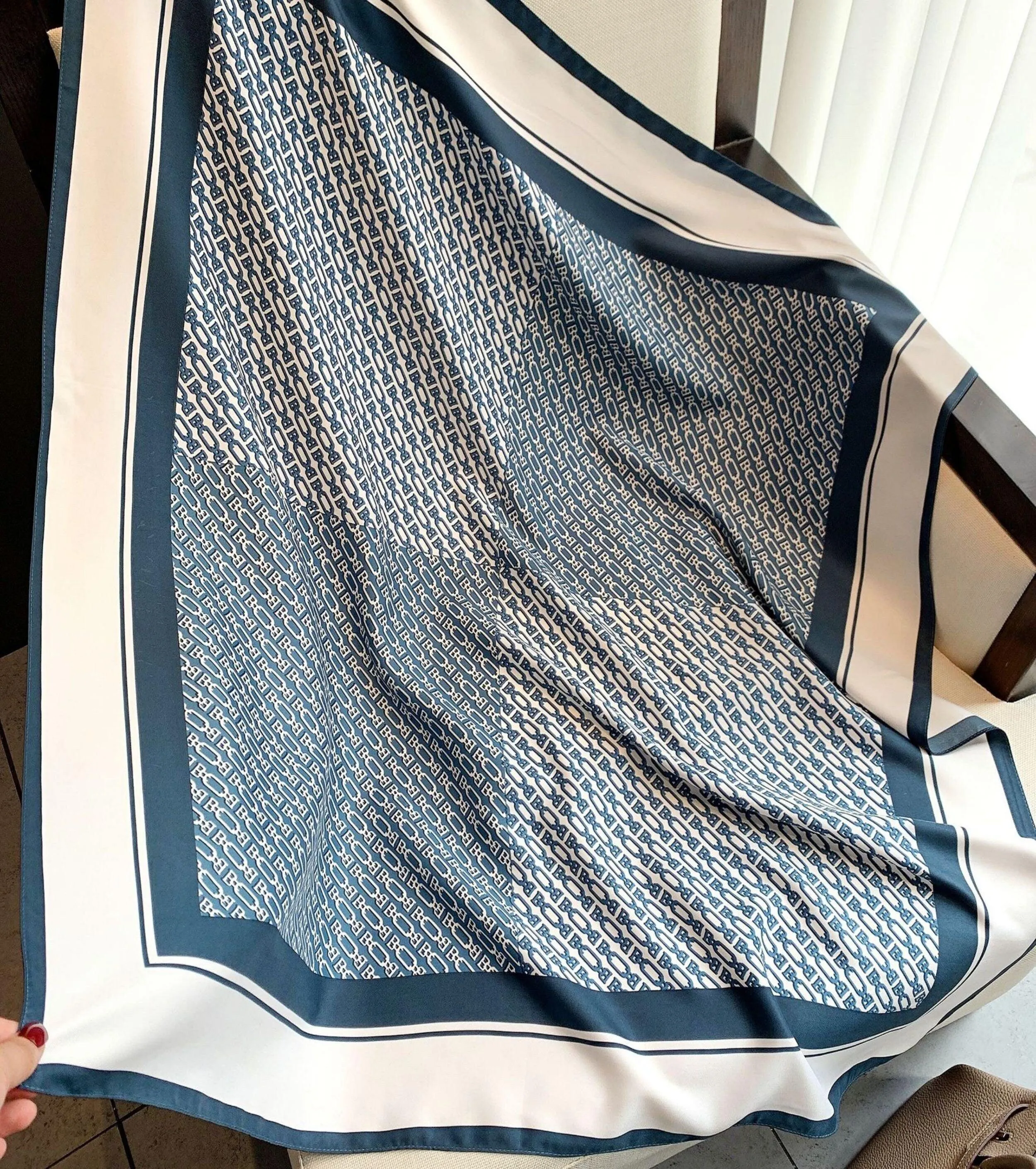 Classic Chain Chic Large Satin Scarf | 90x90cm Bandana | Twill Satin Shawl | Perfect Gift for Her, Mother's Day