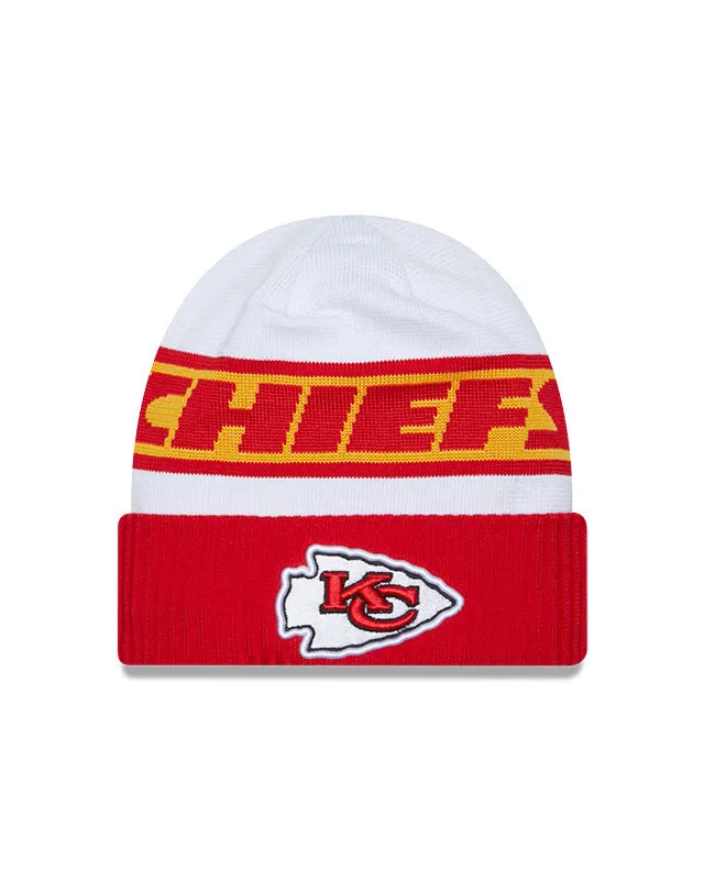Kansas City Chiefs New Era 2023 Sideline Tech Cuffed Knit Hat - White/Red